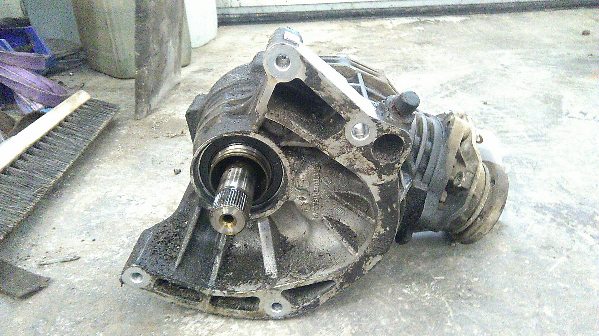  Distribution gear box 02H409053D 2.5TDI