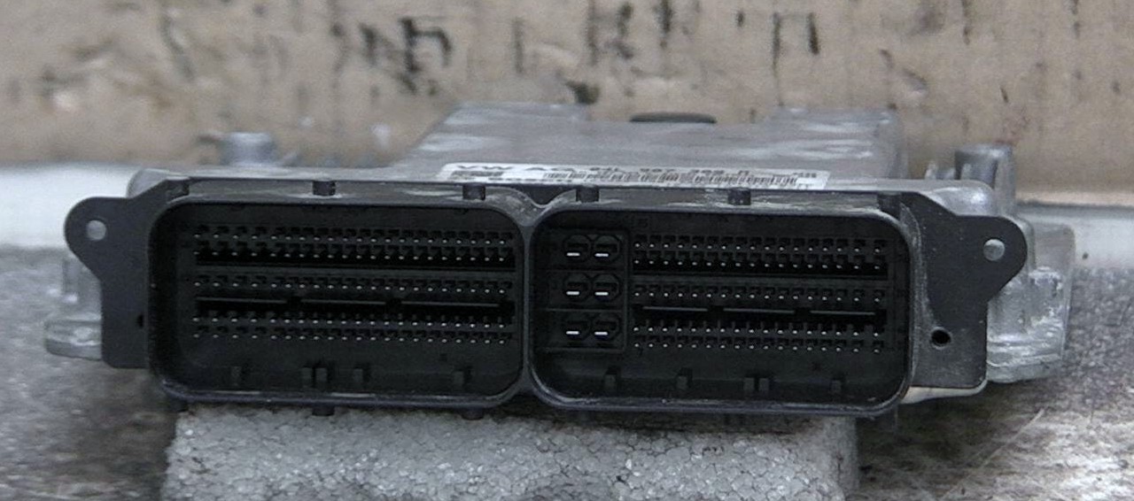  Engine Control Unit (ECU) 04L907309M 2.0TDI